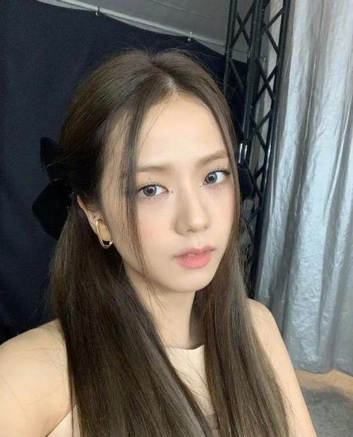 喜欢金智秀的女明星,盘点那些倾心她的女明星