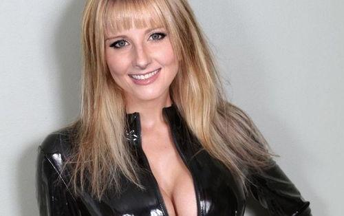 梅丽莎 劳奇的丝袜,时尚与性感的完美融合